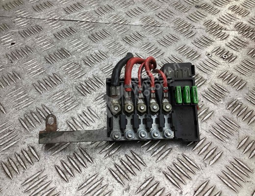 Блок предохранителей Volkswagen Golf IV (1J) 1997-2004  Volkswagen Golf Golf IV (1J) 1997-2004