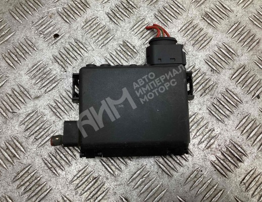 Блок предохранителей Volkswagen Golf IV (1J) 1997-2004  Volkswagen Golf Golf IV (1J) 1997-2004