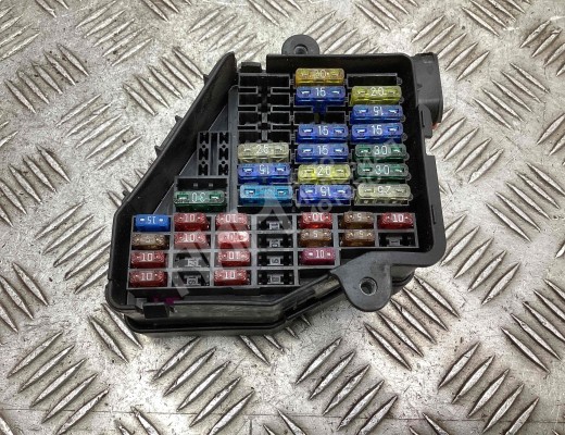 Блок предохранителей Volkswagen Passat B5 (3B) 1996-2000  Volkswagen Passat Passat B5 (3B) 1996-2000