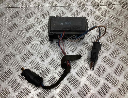 Блок управления вентилятором радиатора BMW 5-Series (E39) 1995-2000  BMW 5-Series 5-Series (E39) 1995-2000