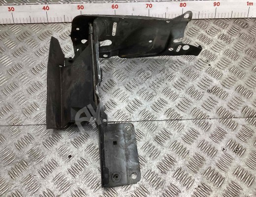 Передняя панель крепления облицовки (телевизор) Audi 80 B4 (8C) 1991-1995  Audi 80 80 B4 (8C) 1991-1995
