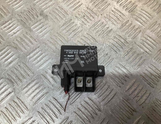 Блок управления аккумулятором (АКБ) Mercedes E (W211) 2002-2006  Mercedes E E (W211) 2002-2006