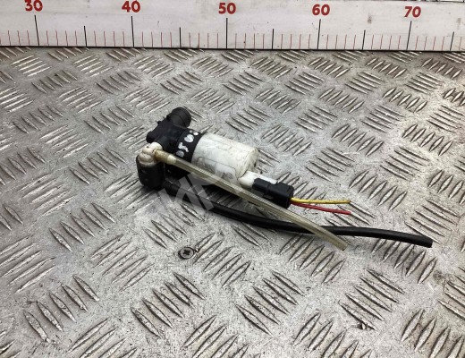 Насос (моторчик) омывателя стекла Citroen X. Picasso (N68) 1999-2010  Citroen Xsara Picasso X. Picasso (N68) 1999-2010