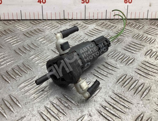 Насос (моторчик) омывателя стекла Volkswagen Caddy III (2K) 2004-2010  Volkswagen Caddy Caddy III (2K) 2004-2010