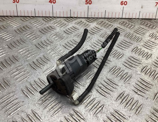Насос (моторчик) омывателя стекла Volkswagen Golf V (1K) 2004-2009  Volkswagen Golf Golf V (1K) 2004-2009