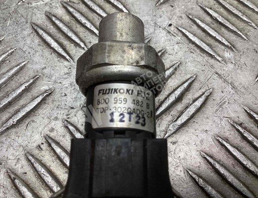 Датчик кондиционера Volkswagen Passat B5 (3B) 1996-2000  Volkswagen Passat Passat B5 (3B) 1996-2000