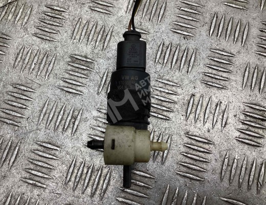 Насос (моторчик) омывателя стекла Audi A6 C6 (4F) 2004-2008  Audi A6 A6 C6 (4F) 2004-2008