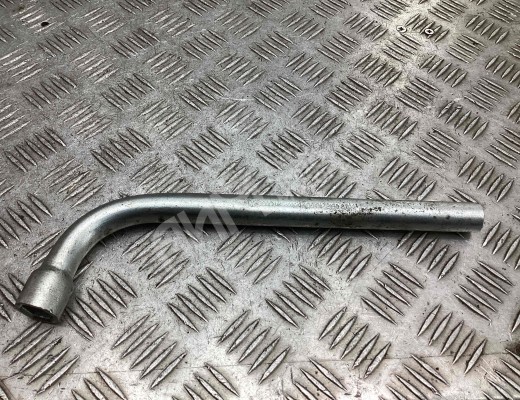 Ключ колесный (балонный) Volkswagen Passat B5+ (3B) 2000-2005 рестайлинг  Volkswagen Passat Passat B5+ (3B) 2000-2005 рестайлинг