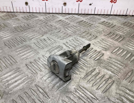 Личинка дверного замка Volkswagen Passat B5 (3B) 1996-2000  Volkswagen Passat Passat B5 (3B) 1996-2000