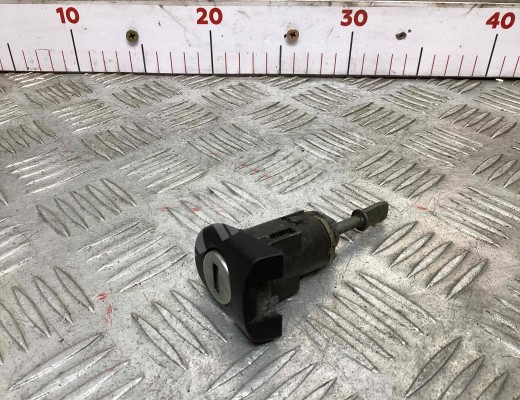 Личинка дверного замка Volkswagen Golf IV (1J) 1997-2004  Volkswagen Golf Golf IV (1J) 1997-2004