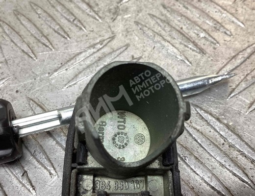 Накладка на ручку двери Volkswagen Passat B2 1981-1988  Volkswagen Passat Passat B2 1981-1988