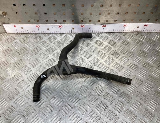 Патрубок (трубопровод, шланг) Volkswagen Passat B4 (3A) 1993-1997  Volkswagen Passat Passat B4 (3A) 1993-1997