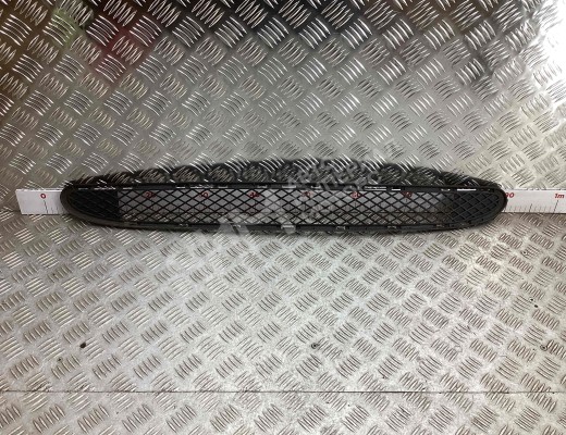 Заглушка (решетка) в бампер передний Mercedes C (W203) 2000-2004  Mercedes C C (W203) 2000-2004