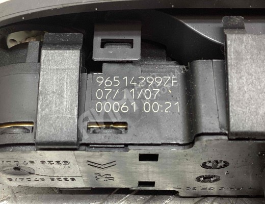 Блок управления стеклоподъемниками Peugeot 407 2004-2010  Peugeot 407 407 2004-2010