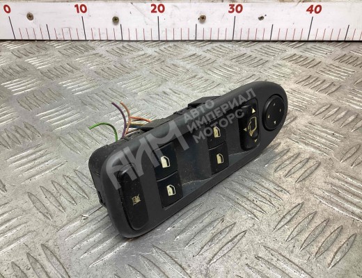 Блок управления стеклоподъемниками Peugeot 407 2004-2010  Peugeot 407 407 2004-2010