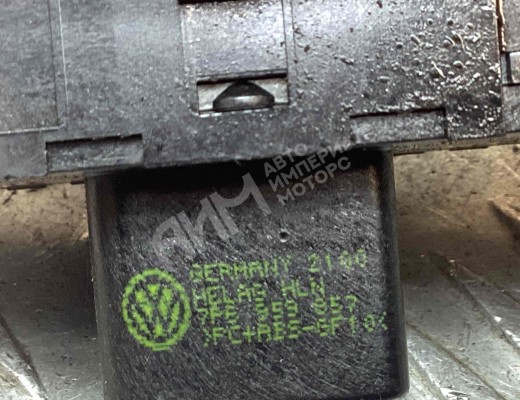 Блок управления стеклоподъемниками Volkswagen Touareg II (7P) 2010-2014  Volkswagen Touareg Touareg II (7P) 2010-2014