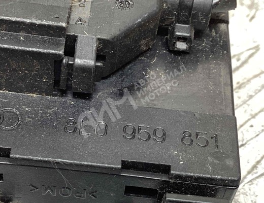 Кнопка стеклоподъемника Audi A3 I (8L) 2000-2003 рестайлинг  Audi A3 A3 I (8L) 2000-2003 рестайлинг