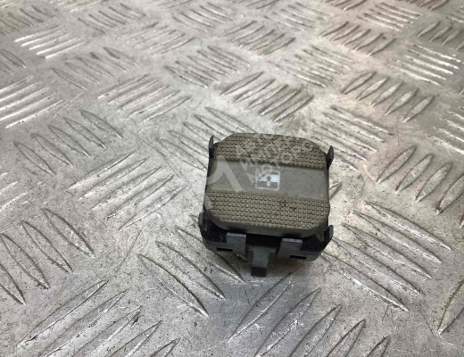 Кнопка стеклоподъемника Volkswagen Passat B4 (3A) 1993-1997  Volkswagen Passat Passat B4 (3A) 1993-1997