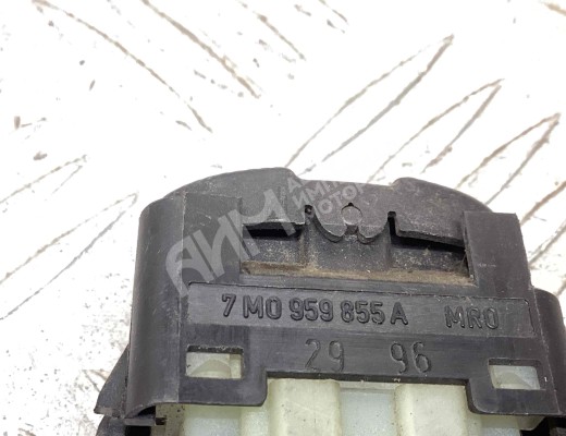 Кнопка стеклоподъемника Volkswagen Sharan I (7M) 1995-2000  Volkswagen Sharan Sharan I (7M) 1995-2000