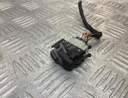 Кнопка стеклоподъемника Volkswagen Sharan I (7M) 1995-2000  Volkswagen Sharan Sharan I (7M) 1995-2000