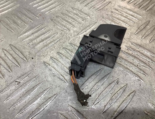 Кнопка стеклоподъемника Volkswagen Passat B6 (3C) 2005-2010  Volkswagen Passat Passat B6 (3C) 2005-2010