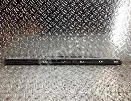 Молдинг двери передней левой Audi A8 D2 (4D) 1994-2002  Audi A8 A8 D2 (4D) 1994-2002