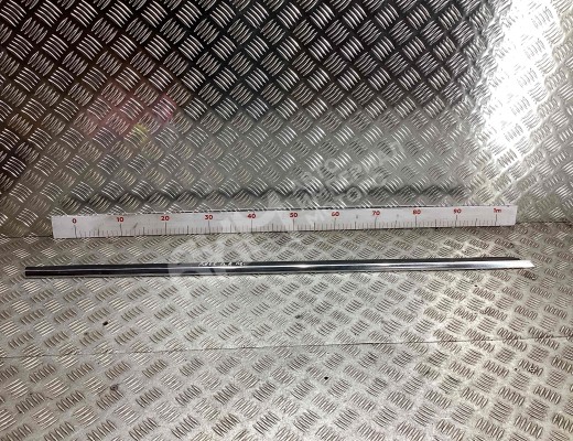 Молдинг стекла двери передней правой наружный Volkswagen Passat B5+ (3B) 2000-2005 рестайлинг  Volkswagen Passat Passat B5+ (3B) 2000-2005 рестайлинг