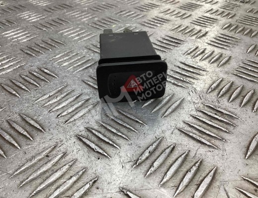 Кнопка аварийной сигнализации Volkswagen Golf IV (1J) 1997-2004  Volkswagen Golf Golf IV (1J) 1997-2004