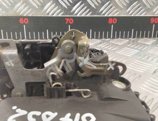 Замок двери передней правой Volkswagen Passat B5+ (3B) 2000-2005 рестайлинг  Volkswagen Passat Passat B5+ (3B) 2000-2005 рестайлинг