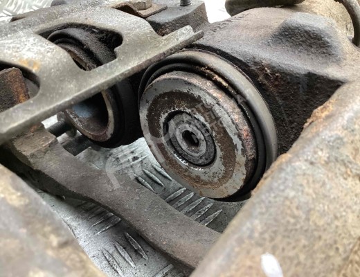 Суппорт задний левый Mercedes Vario (W670) 1996-2013  Mercedes Vario Vario (W670) 1996-2013