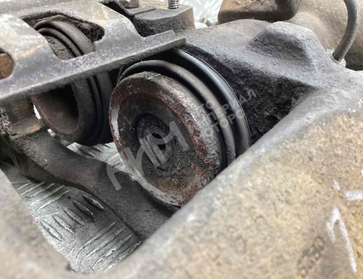 Суппорт задний левый Mercedes Vario (W670) 1996-2013  Mercedes Vario Vario (W670) 1996-2013