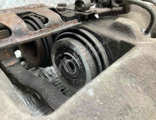 Суппорт задний левый Mercedes Vario (W670) 1996-2013  Mercedes Vario Vario (W670) 1996-2013