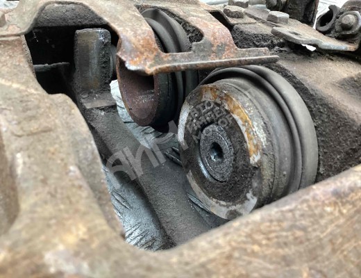 Суппорт задний левый Mercedes Vario (W670) 1996-2013  Mercedes Vario Vario (W670) 1996-2013