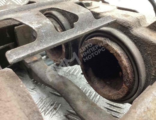 Суппорт передний правый Mercedes Vario (W670) 1996-2013  Mercedes Vario Vario (W670) 1996-2013