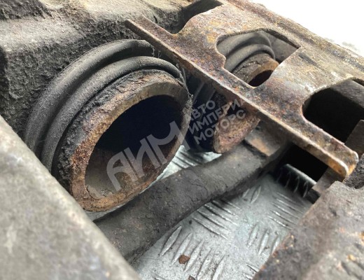 Суппорт передний левый Mercedes Vario (W670) 1996-2013  Mercedes Vario Vario (W670) 1996-2013