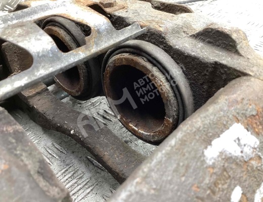 Суппорт передний правый Mercedes Vario (W670) 1996-2013  Mercedes Vario Vario (W670) 1996-2013