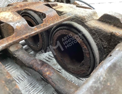 Суппорт передний правый Mercedes Vario (W670) 1996-2013  Mercedes Vario Vario (W670) 1996-2013