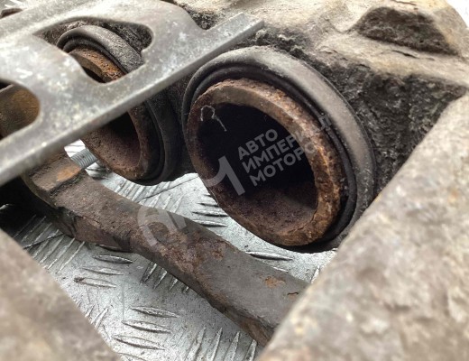 Суппорт передний левый Mercedes Vario (W670) 1996-2013  Mercedes Vario Vario (W670) 1996-2013