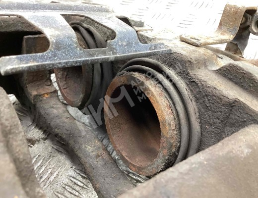 Суппорт передний левый Mercedes Vario (W670) 1996-2013  Mercedes Vario Vario (W670) 1996-2013