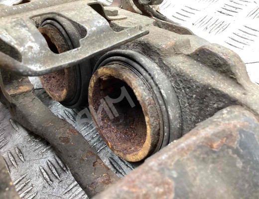 Суппорт передний правый Mercedes Vario (W670) 1996-2013  Mercedes Vario Vario (W670) 1996-2013