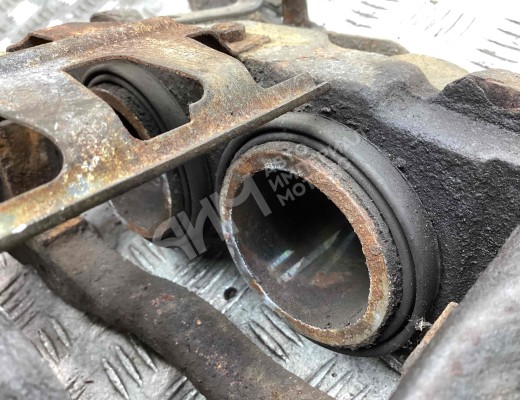 Суппорт передний правый Mercedes Vario (W670) 1996-2013  Mercedes Vario Vario (W670) 1996-2013