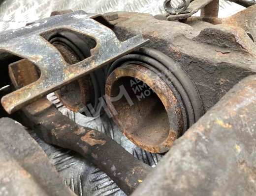 Суппорт передний левый Mercedes Vario (W670) 1996-2013  Mercedes Vario Vario (W670) 1996-2013