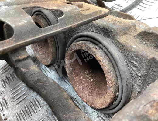 Суппорт передний правый Mercedes Vario (W670) 1996-2013  Mercedes Vario Vario (W670) 1996-2013