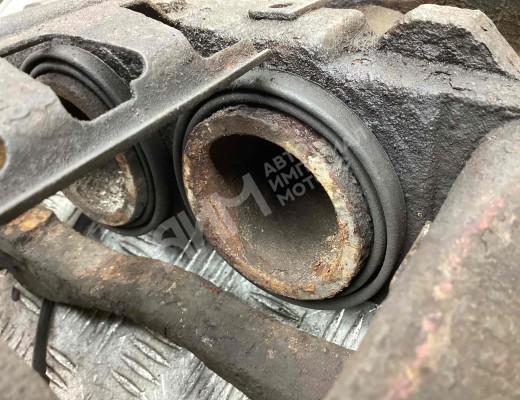 Суппорт передний левый Mercedes Vario (W670) 1996-2013  Mercedes Vario Vario (W670) 1996-2013