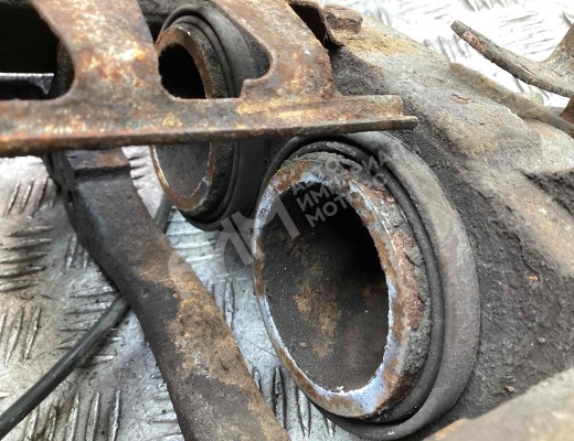 Суппорт передний левый Mercedes Vario (W670) 1996-2013  Mercedes Vario Vario (W670) 1996-2013