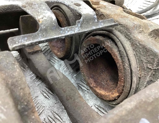 Суппорт передний правый Mercedes Vario (W670) 1996-2013  Mercedes Vario Vario (W670) 1996-2013