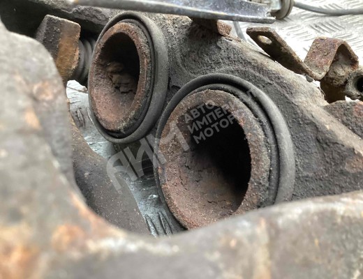 Суппорт передний левый Mercedes Vario (W670) 1996-2013  Mercedes Vario Vario (W670) 1996-2013