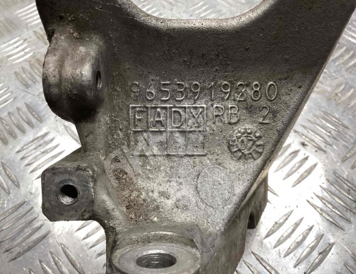 Кронштейн КПП Peugeot 407 2004-2010  Peugeot 407 407 2004-2010