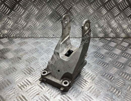 Кронштейн КПП Peugeot 407 2004-2010  Peugeot 407 407 2004-2010