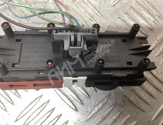 Кнопка аварийной сигнализации Renault Megane II 2002-2006  Renault Megane Megane II 2002-2006